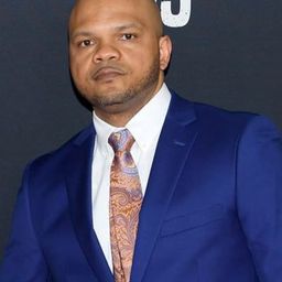 Kevin Richardson 飾演 Self