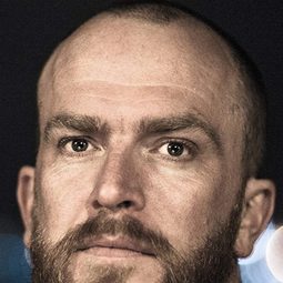 Edward Rowe - 英倫轉生號演員 飾演