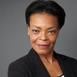 莉莎·芮妮·皮茲 飾演 Sheri