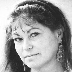 Éva Almássy Albert 飾演 