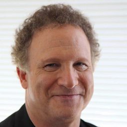 Albert Brooks - 震盪真相演員 飾演Dr. Cyril Wecht