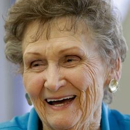 Margaret Bowman - 我為君狂演員 飾演Mrs. Harrison