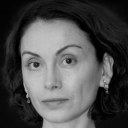 珍妮特·史帕索瓦 - 金髮毒藥演員 飾演Frau Rotholz