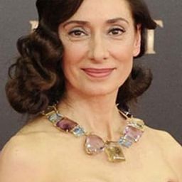 Rosana Pastor 飾演 Esma