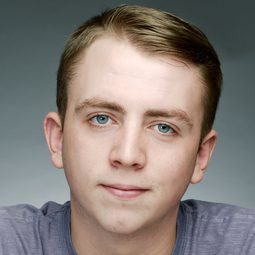 Kyle Bradley Donaldson 飾演 Laughing Bully