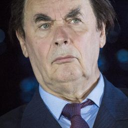 Johann Adam Oest 飾演 Johannes Herrmann