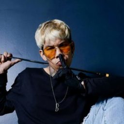 Kittipong Khamsat 飾演 M