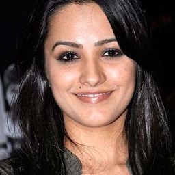 Anita Hassanandani 飾演 Shanti