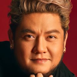 Ben Chalatit Tantiwut 飾演 Golffy