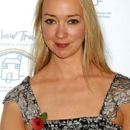 Siobhan Hayes 飾演 Una