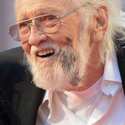 羅尼·霍金斯 飾演 Self