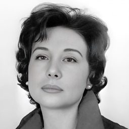 Mary Carrillo - 聖潔無辜的人演員 飾演Señora Marquesa