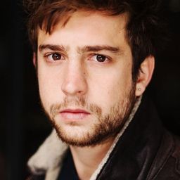 Nicolas Pietri 飾演 Nicolas