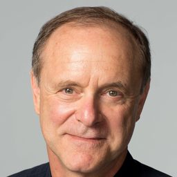 麥可·博夫雪佛 飾演 Fielding