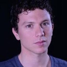 Nahuel Picone 飾演 