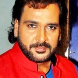 Shahbaz Khan 飾演 Mr. Vinod Kalra