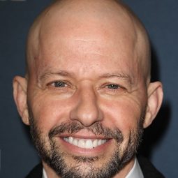 喬恩·克萊爾 飾演 Self (archive footage)