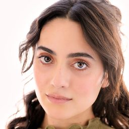 蕾拉·穆罕默迪 飾演 Leila