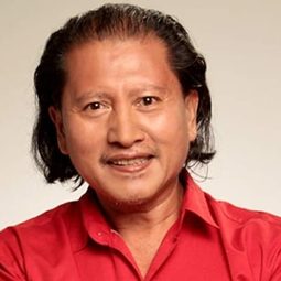 羅尼·拉扎羅 飾演 Ramil