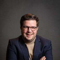 Miguel Herrera 飾演 Luigi