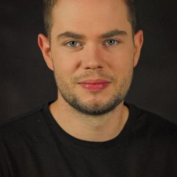 亞當·格拉多夫斯基 飾演 Stefan 'Guzek' Guzkowski