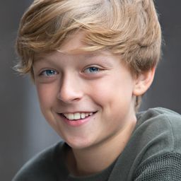 Jayden Kirton - 同是家人曾相識演員 飾演Kid on Street