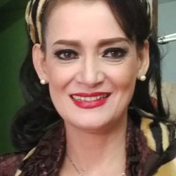 Ivanka Suwandi 飾演 Lilies Mother's