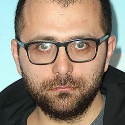 Gad Abecassis 飾演 Gad