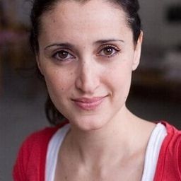 Céline Melloul 飾演 Mireille (voice)