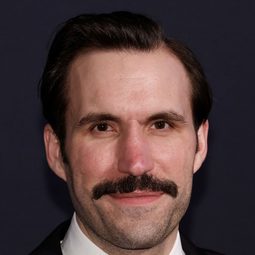 丹·布勒 飾演 Self