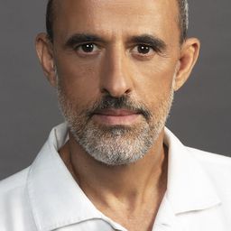 Donizeti Mazonas 飾演 Funcionário de Suípa