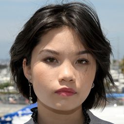 Riley Lai Nelet 飾演 Dahko