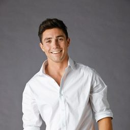 Daniel Daperis 飾演 Kent at 12 Years
