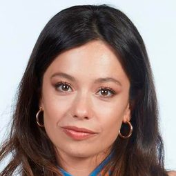 安娜·卡斯提洛 - My Dearest Señorita演員 飾演