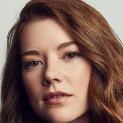 莫莉冠絲 飾演 Alma