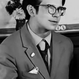 Leszek Kowalewski - 遊船黑白來演員 飾演Poet