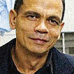 Gilberto Moura 飾演 Dito