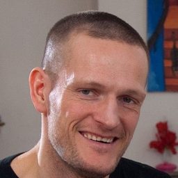 Ian Scott - 勁凹演員 飾演Night Club Man