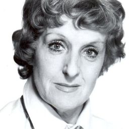 Wanda Stanisławska-Lothe 飾演 Ms. Mamoń