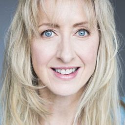 Anik Matern 飾演 Chloe (voice)