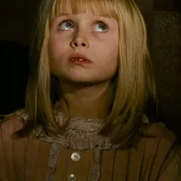 克里斯蒂娜科胡托娃 飾演 Alice