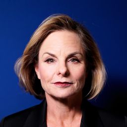 Rebecca Massey 飾演 Detective Daniels