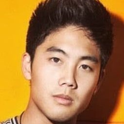 Ryan Higa 飾演 Ryan