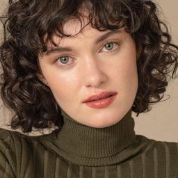 Léa Bonneau 飾演 Marie