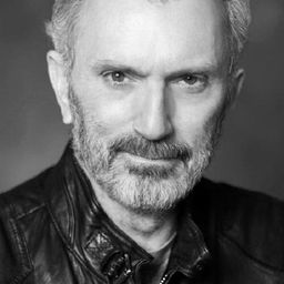 安東尼奧·瓦雷羅 飾演 Fernandez Miranda