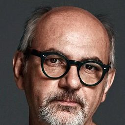 路易斯力高 - 教廷白煙演員 飾演Cardinal Hummes