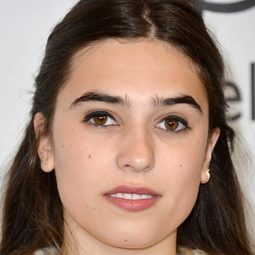 克萊拉·馬密 - 賤鄰2演員 飾演Maranda