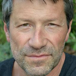 Denis Leroy - 我與牛牛遊法國演員 飾演Unionist breeder