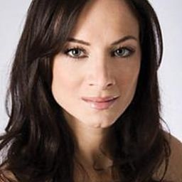 Audrey Harrison 飾演 Adormidera