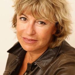 Marie Vincent 飾演 Commissaire Berthier